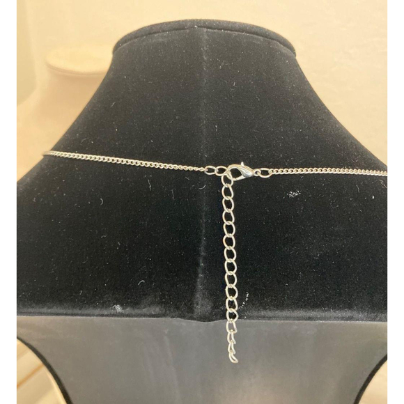 Green necklace and bracelet bundle - Picture 8 of 10